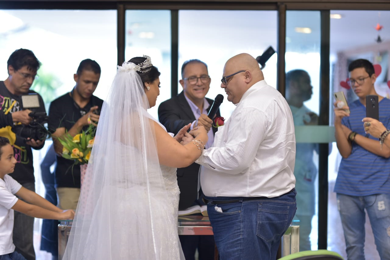 Concretizando sonhos: Hospital de Amor realiza casamento para paciente