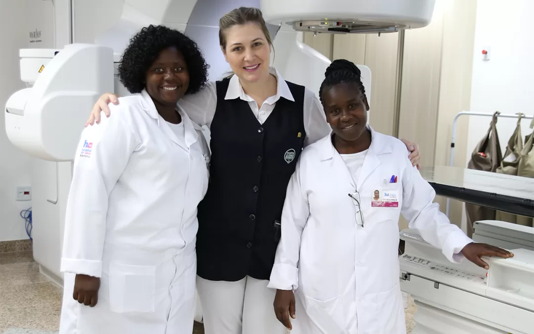Enfermeiras de Moçambique realizam treinamento no Hospital de Amor