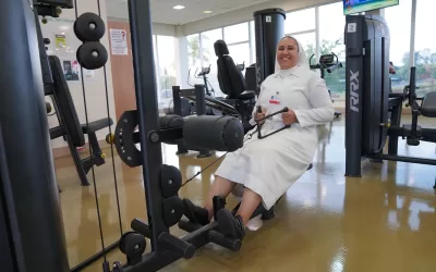 Mudança de hábito: freiras do HA dão show na academia