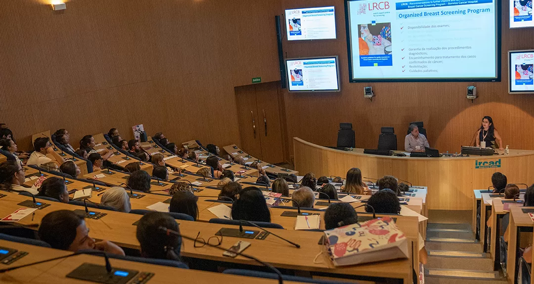 Hospital de Amor realiza o “I Fórum Outubro Rosa DRS V”