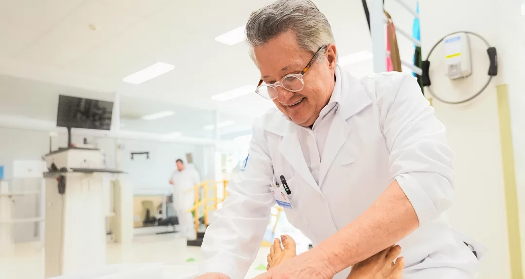 Fisioterapia e terapias alternativas na jornada da reabilitação em mulheres com câncer de mama