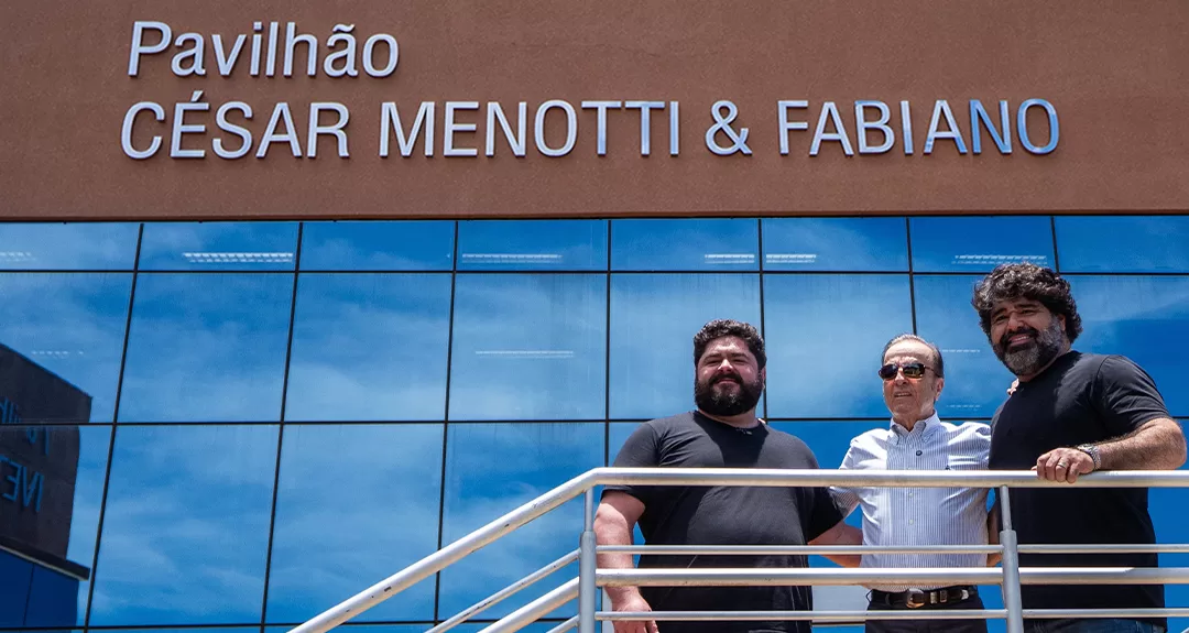 César Menotti & Fabiano são homenageados pelo HA