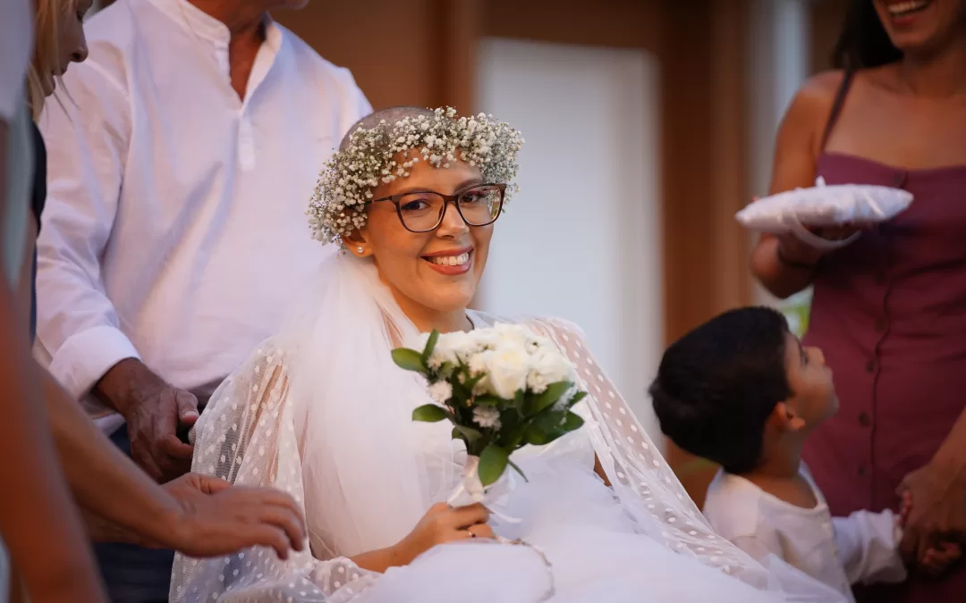 Paciente em cuidados paliativos realiza sonho de casamento no Hospital de Amor