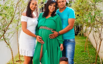 Diagnosticada com câncer na gravidez, ela criou o filho e viu a doença regredir