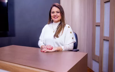 Sem sintomas, jornalista descobre câncer de mama na primeira mamografia e incentiva outras mulheres a se cuidarem